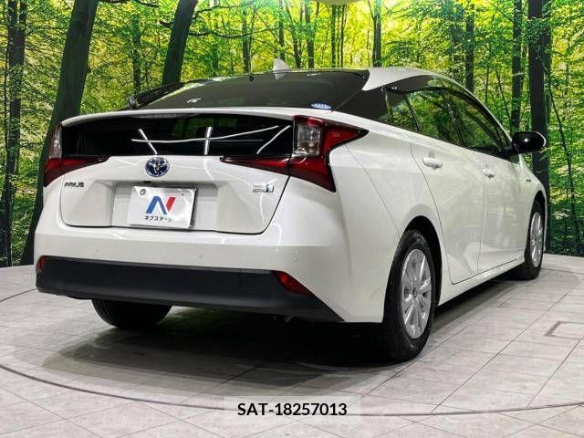 Toyota PRIUS 2019-10 322435-16