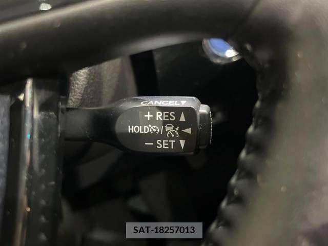 Toyota PRIUS 2019-10 322435-3
