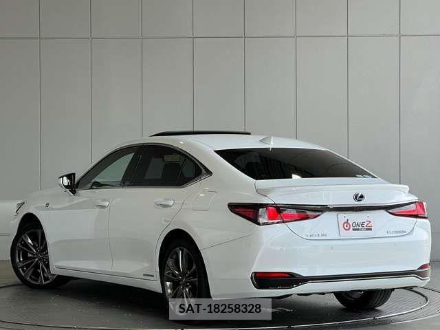 Lexus ES 2019-10 275183-2