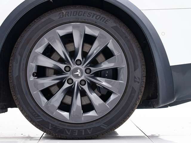 Tesla MODEL X 2018-04 24279-10