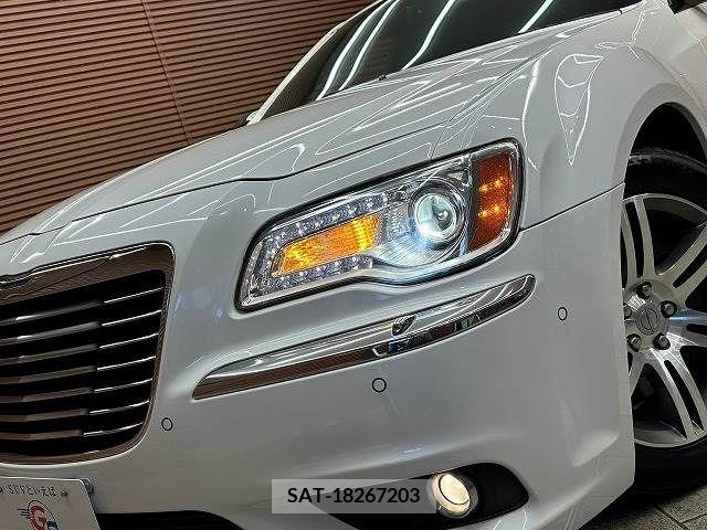Chrysler 300 2015-03 211701-16