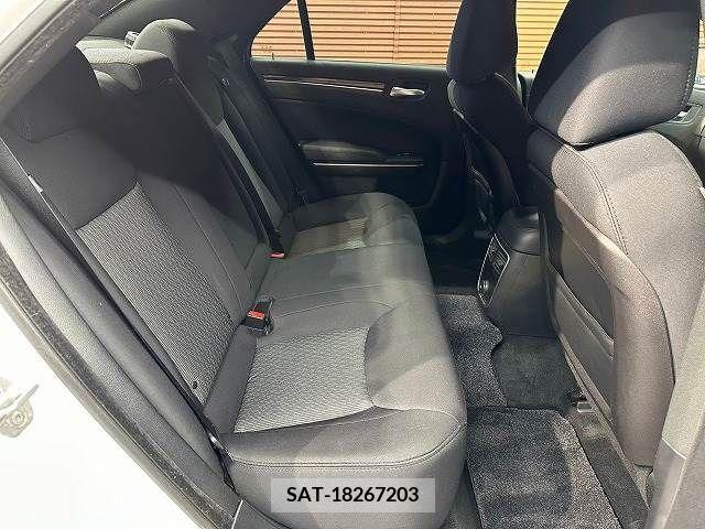 Chrysler 300 2015-03 211701-8