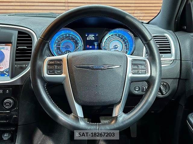 Chrysler 300 2015-03 211701-4