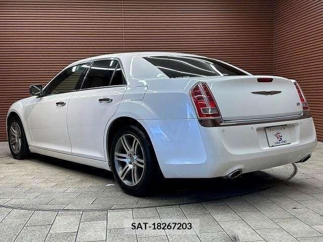Chrysler 300 2015-03 211701-13
