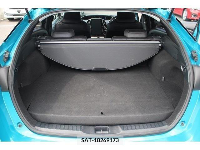 Toyota PRIUS PHV 2017-10 372922-17