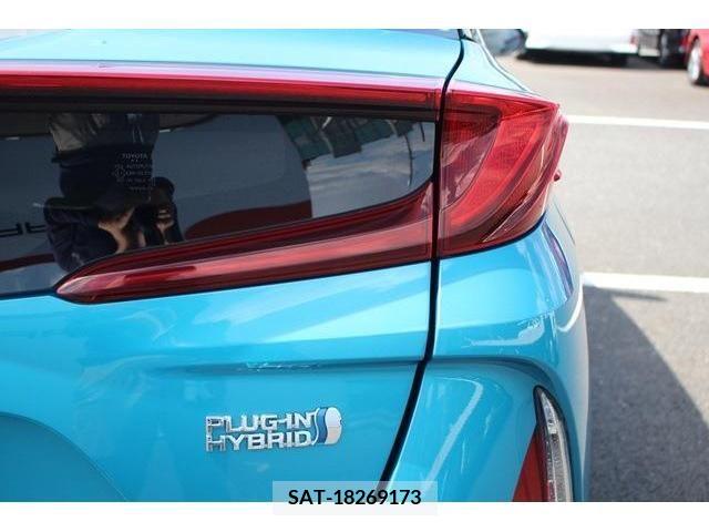 Toyota PRIUS PHV 2017-10 372922-12