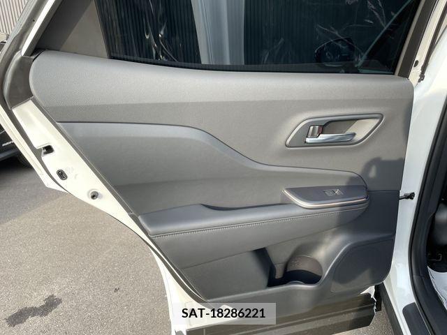 Toyota CROWN 2022-10 297732-18