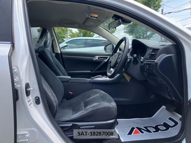 Lexus CT 2021-06 353930-9