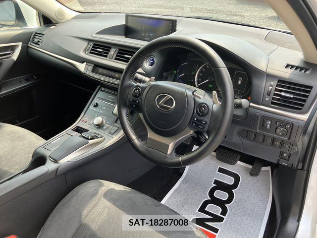 Lexus CT 2021-06 353930-10