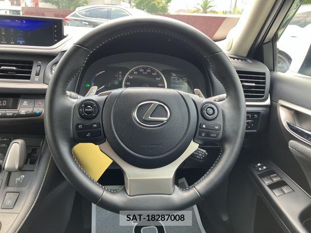 Lexus CT 2021-06 353930-12