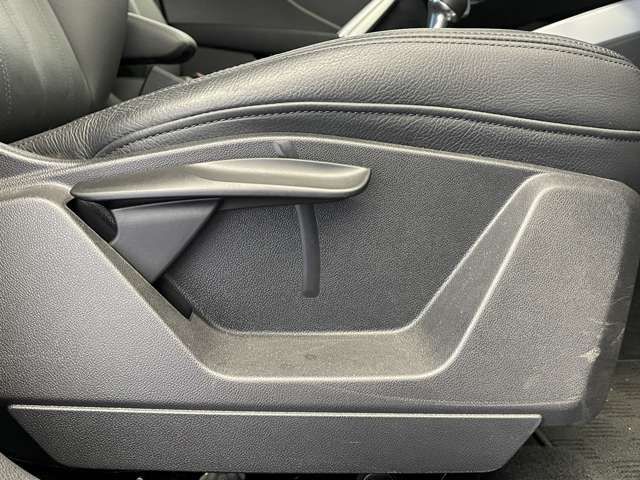 Audi Q2 2018-02 22673-16