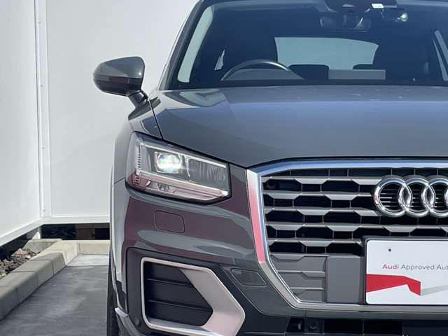 Audi Q2 2018-02 22673-6