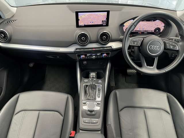 Audi Q2 2018-02 22673-9