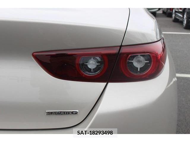 Mazda MAZDA3 2022-03 213411-11