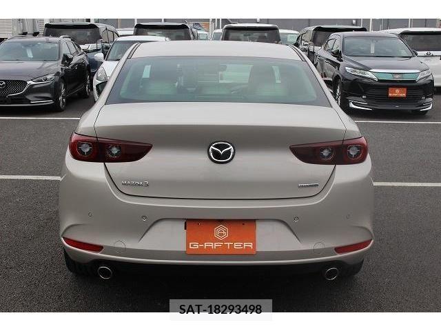 Mazda MAZDA3 2022-03 213411-7
