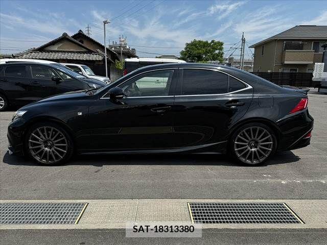 Lexus IS 2015-07 275427-10