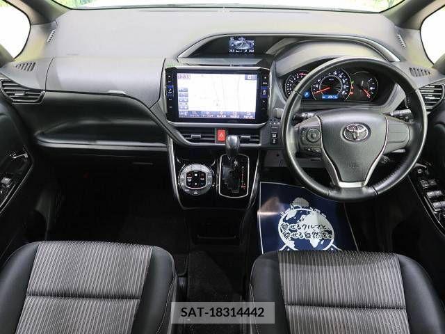 Toyota VOXY 2018-11 202057-1
