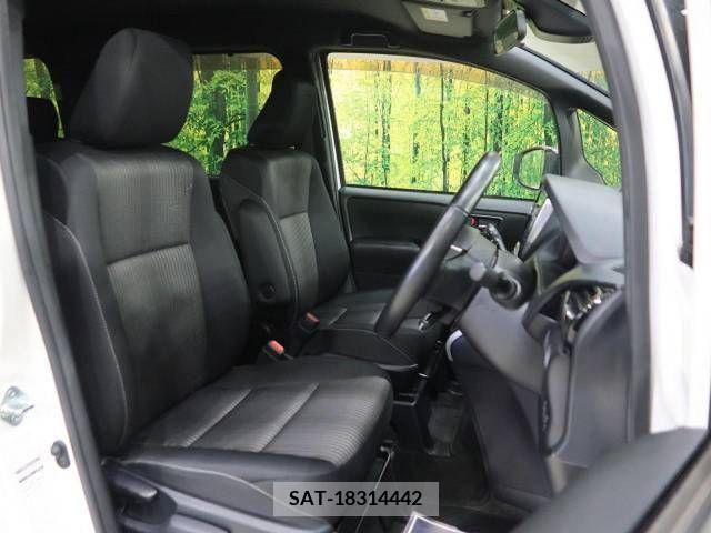Toyota VOXY 2018-11 202057-11
