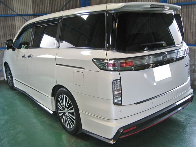 Nissan ELGRAND 2016-02 3550-1