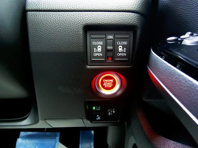 Honda N BOX CUSTOM 2023-01 1563-10