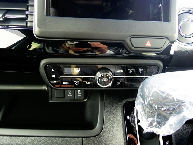 Honda N BOX CUSTOM 2023-01 1563-8