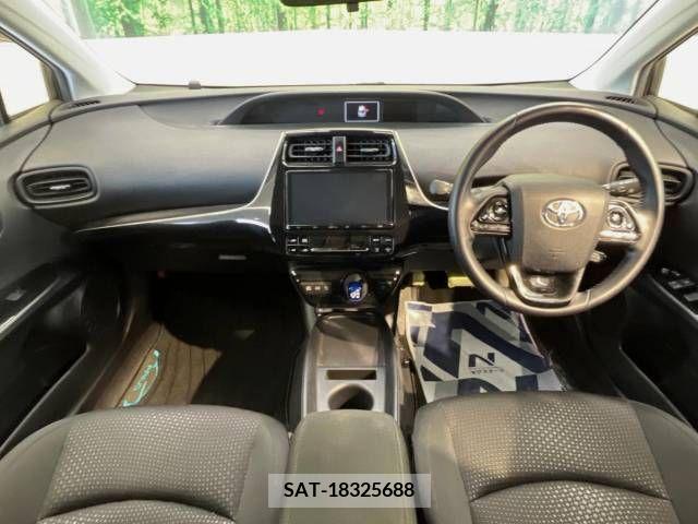 Toyota PRIUS 2019-10 366625-1