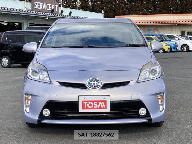 Toyota PRIUS 2013-02 215157-18