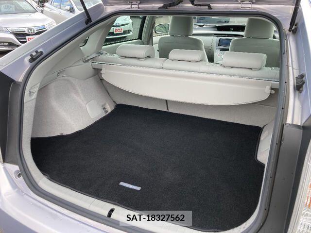 Toyota PRIUS 2013-02 215157-16