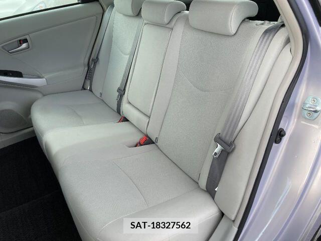 Toyota PRIUS 2013-02 215157-14
