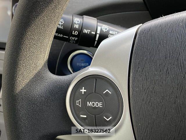 Toyota PRIUS 2013-02 215157-7