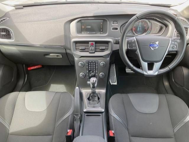 Volvo V40 2014-09 183718-1