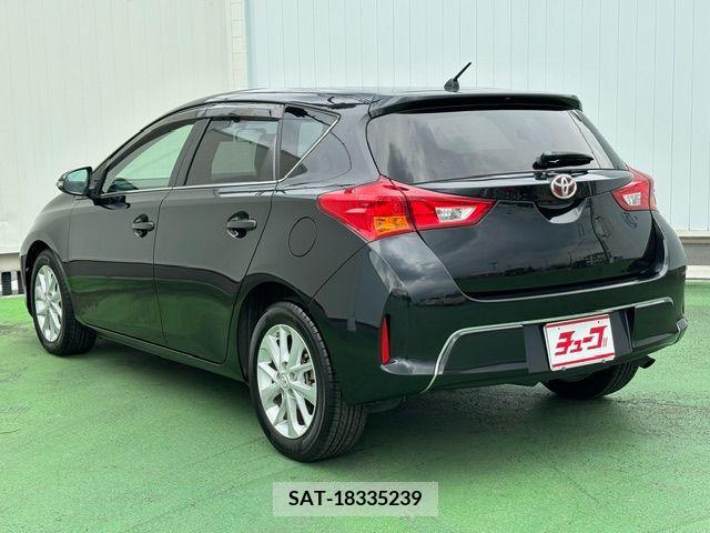 Toyota AURIS 2012-08 293012-9