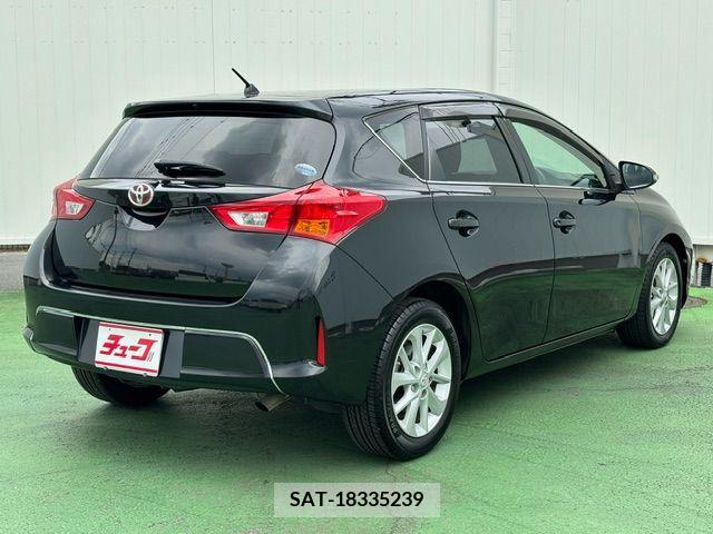 Toyota AURIS 2012-08 293012-3