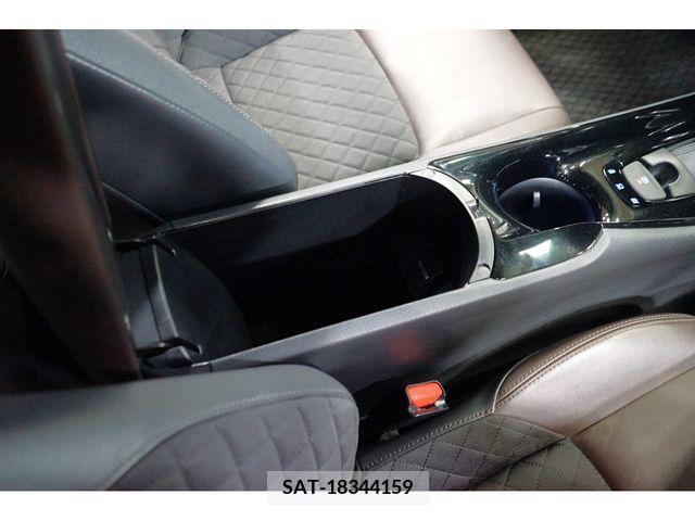 Toyota C-HR 2017-08 256891-24