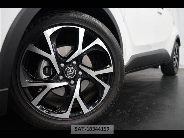 Toyota C-HR 2017-08 256891-3