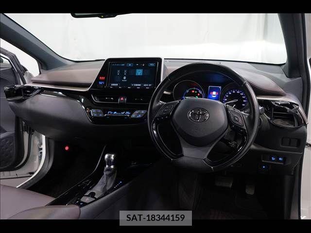 Toyota C-HR 2017-08 256891-1