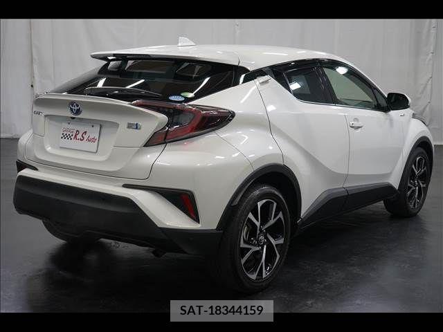 Toyota C-HR 2017-08 256891-8