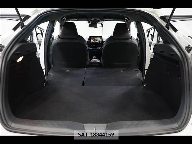 Toyota C-HR 2017-08 256891-18