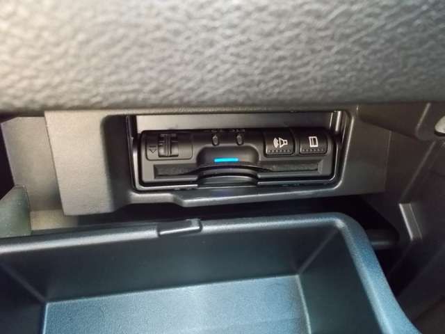 Nissan SERENA 2018-05 4562-8