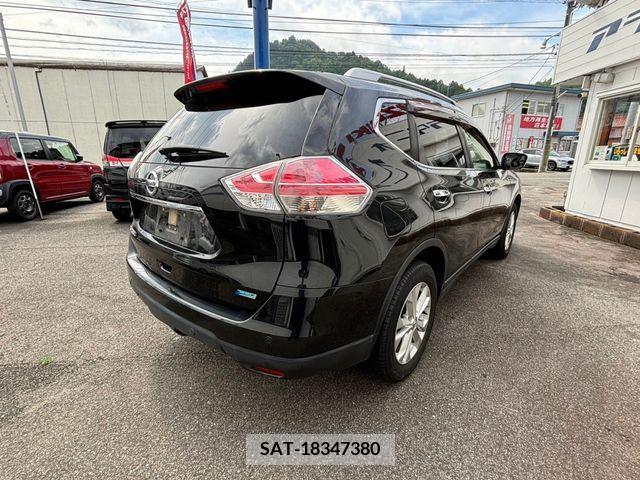 Nissan X-TRAIL 2016-08 329537-1