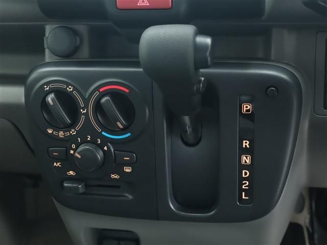 Mazda SCRUM VAN 2022-10 7651-5
