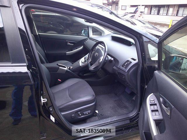 Toyota PRIUS 2014-02 245878-2