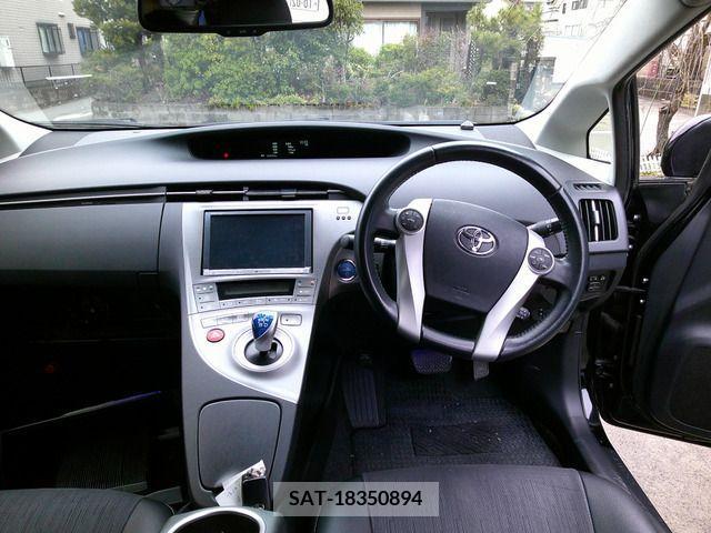 Toyota PRIUS 2014-02 245878-5