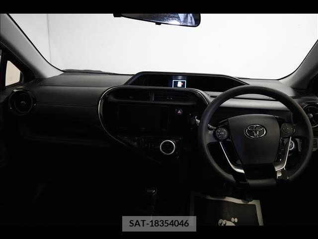 Toyota AQUA 2019-08 261208-9
