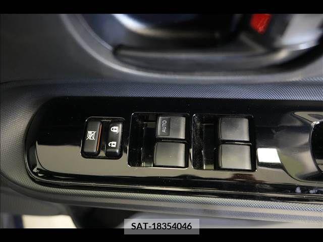Toyota AQUA 2019-08 261208-11