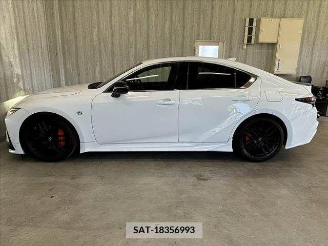 Lexus IS 2021-09 391848-10
