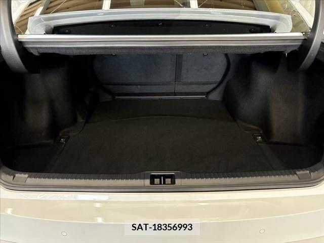 Lexus IS 2021-09 391848-15