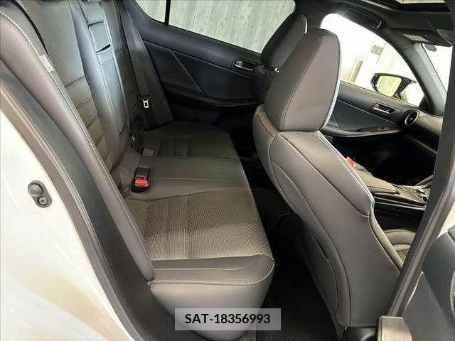 Lexus IS 2021-09 391848-14
