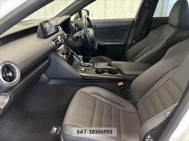 Lexus IS 2021-09 391848-22