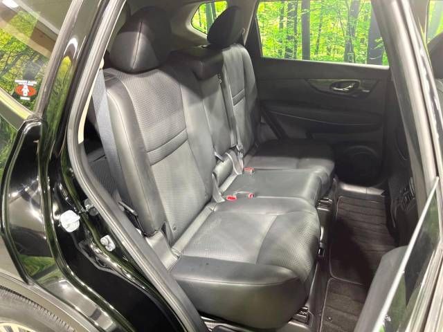 Nissan X-TRAIL 2018-08 20964-9